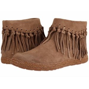 UGG Shenandoah Booties